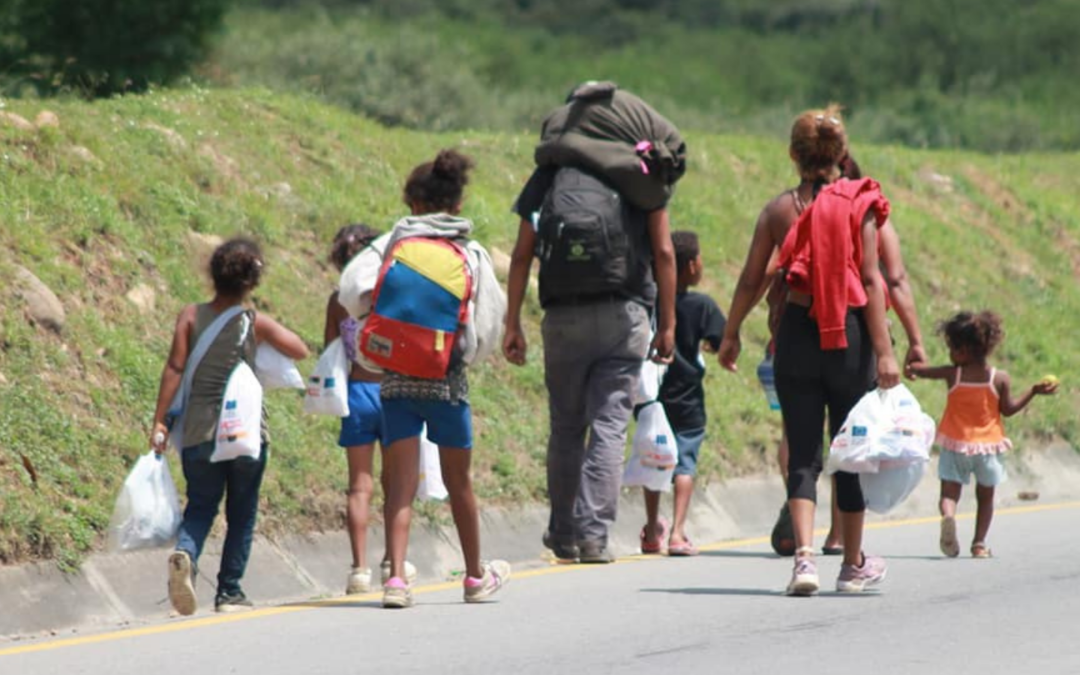 Casi la mitad de migrantes venezolanos que transitan por frontera de Táchira son niños y adolescentes