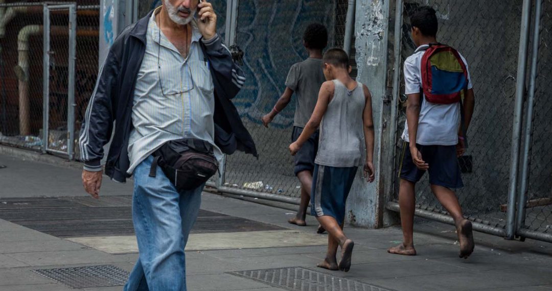 Niños que abandonan las escuelas en la frontera venezolana son reclutados por grupos guerrilleros