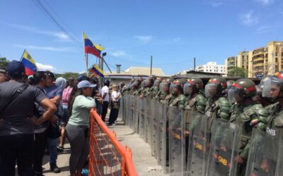 Denuncian que hay 90 adolescentes entre los 939 detenidos por protestas