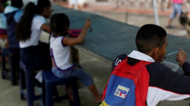 Bachelet: Más de un millón de niños dejaron de ir a la escuela en Venezuela